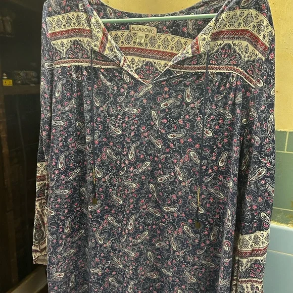 EUC Billabong Paisley Tie-Neck Peasant Tunic Dress in Navy and White Design - Picture 13 of 14